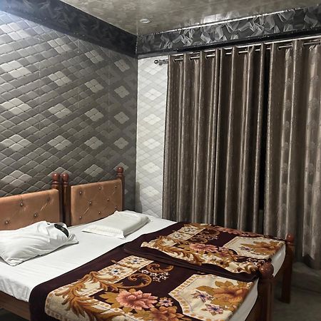 Sgh Guest House Mathura Eksteriør billede