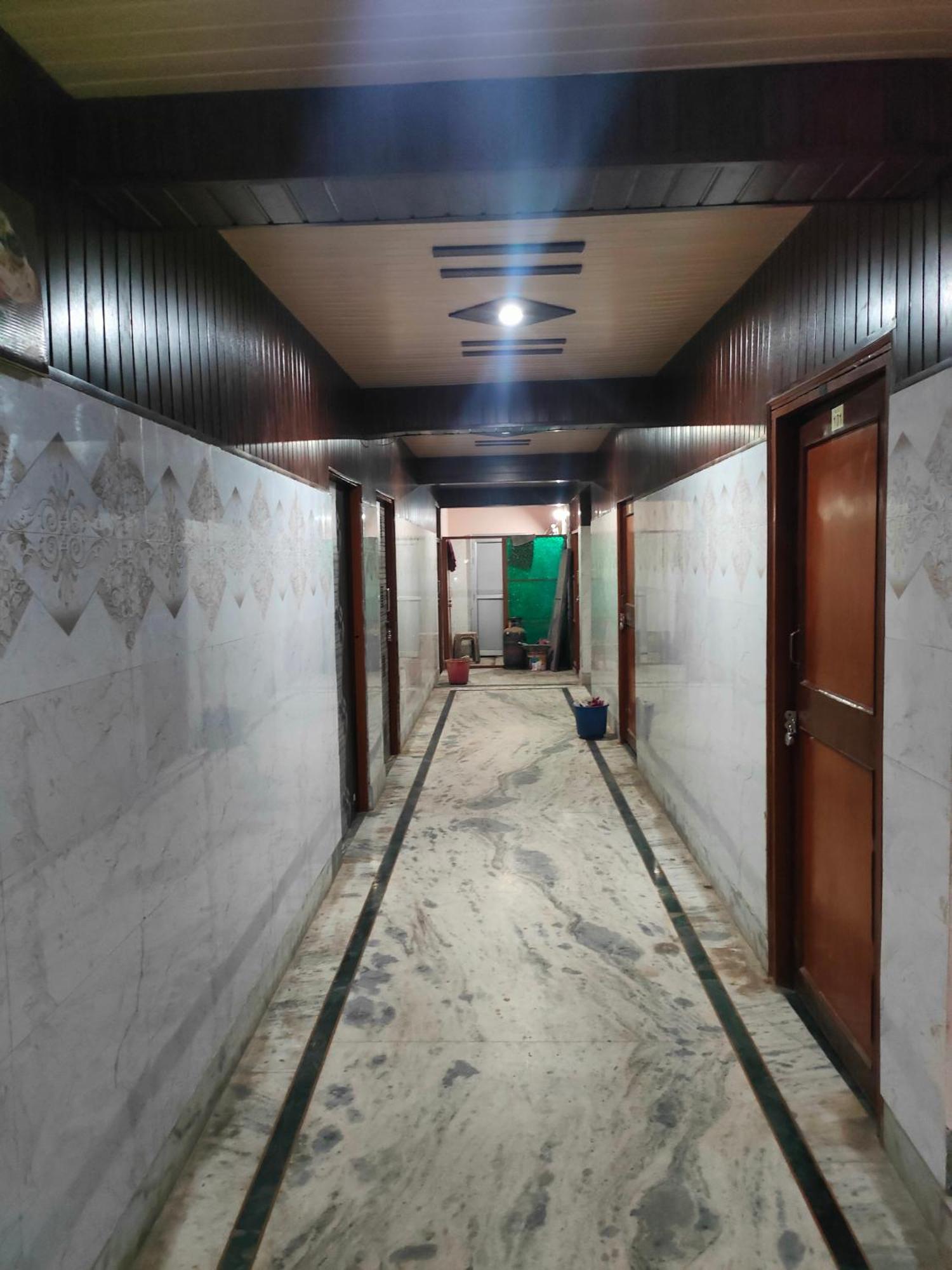 Sgh Guest House Mathura Eksteriør billede