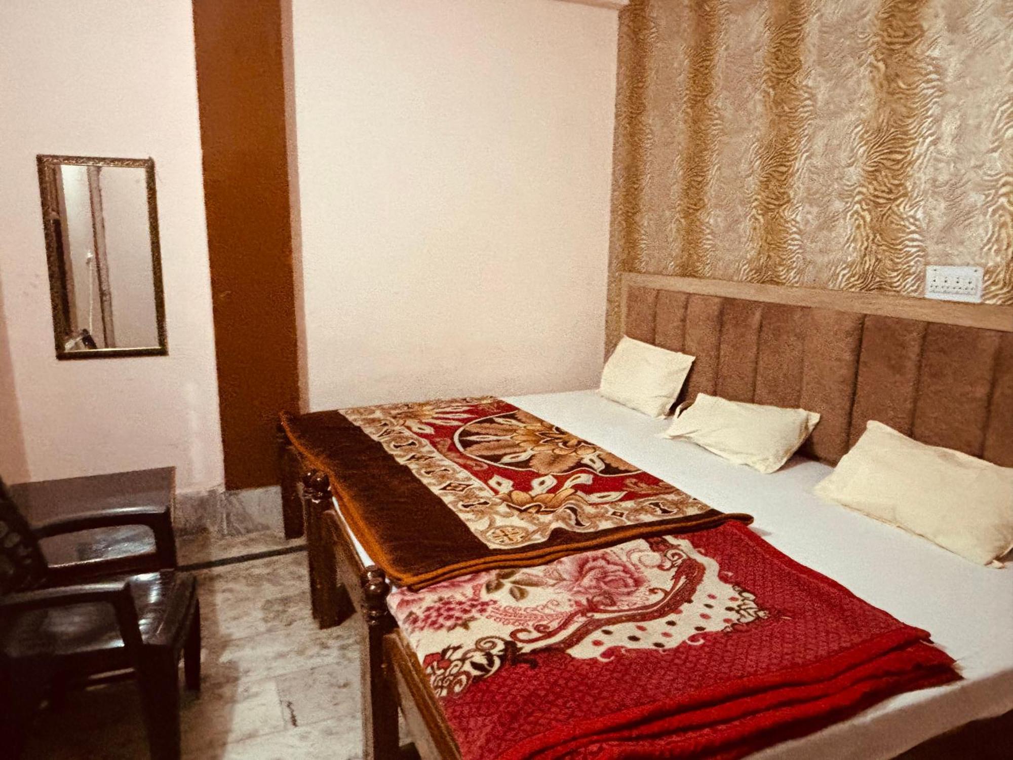 Sgh Guest House Mathura Eksteriør billede