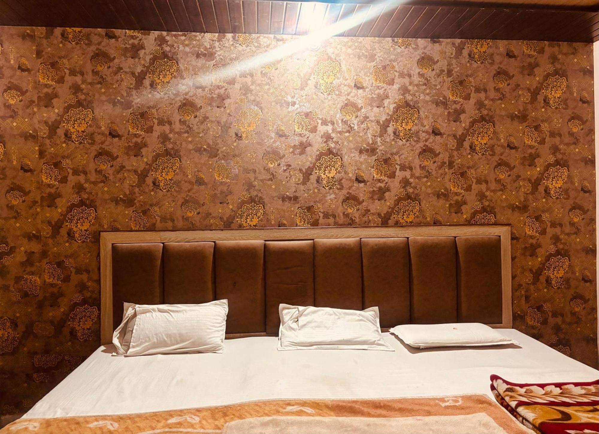 Sgh Guest House Mathura Eksteriør billede