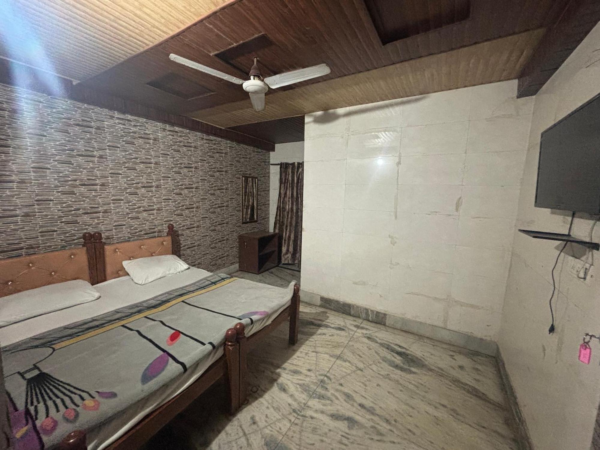 Sgh Guest House Mathura Eksteriør billede