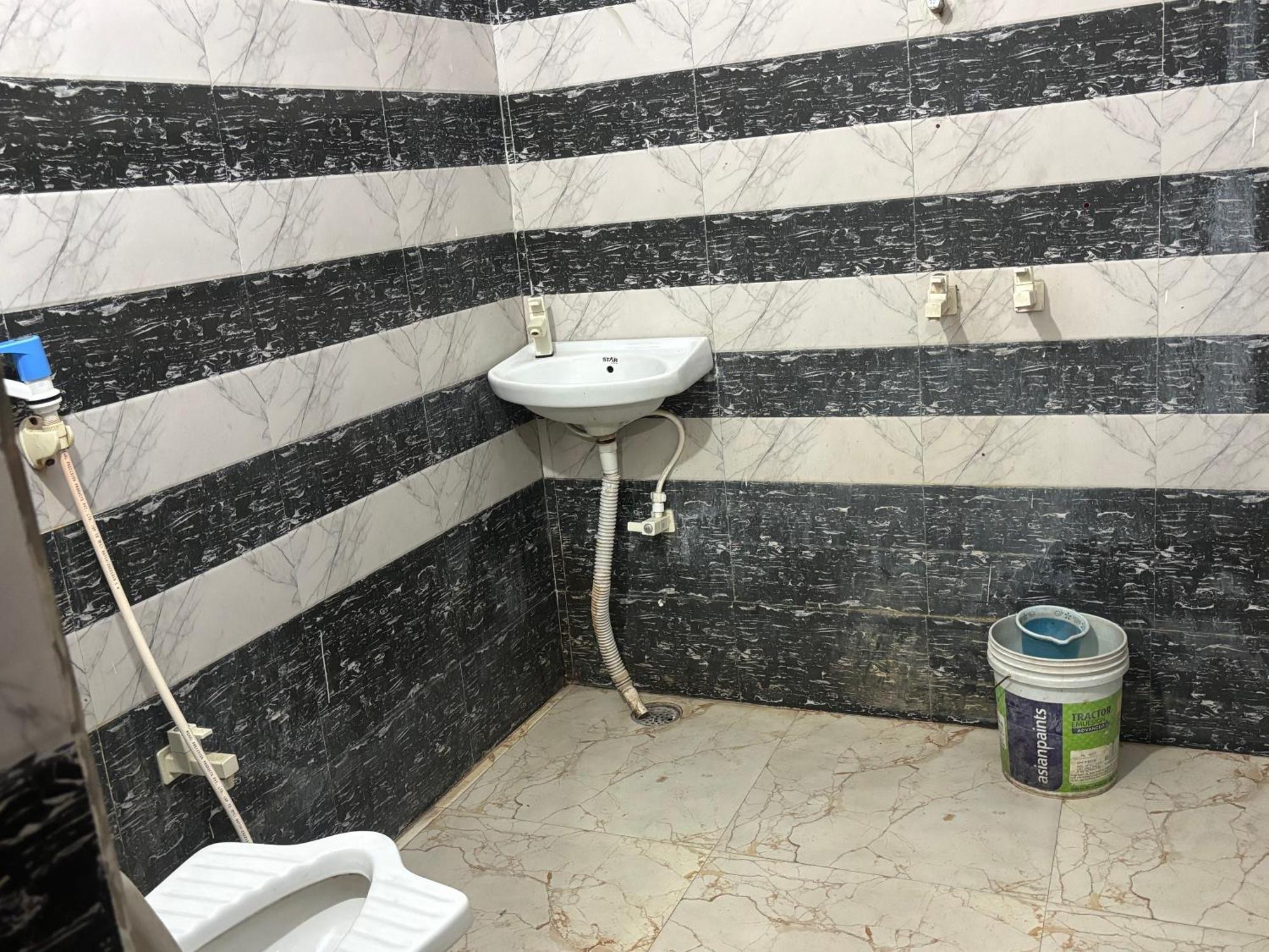 Sgh Guest House Mathura Eksteriør billede