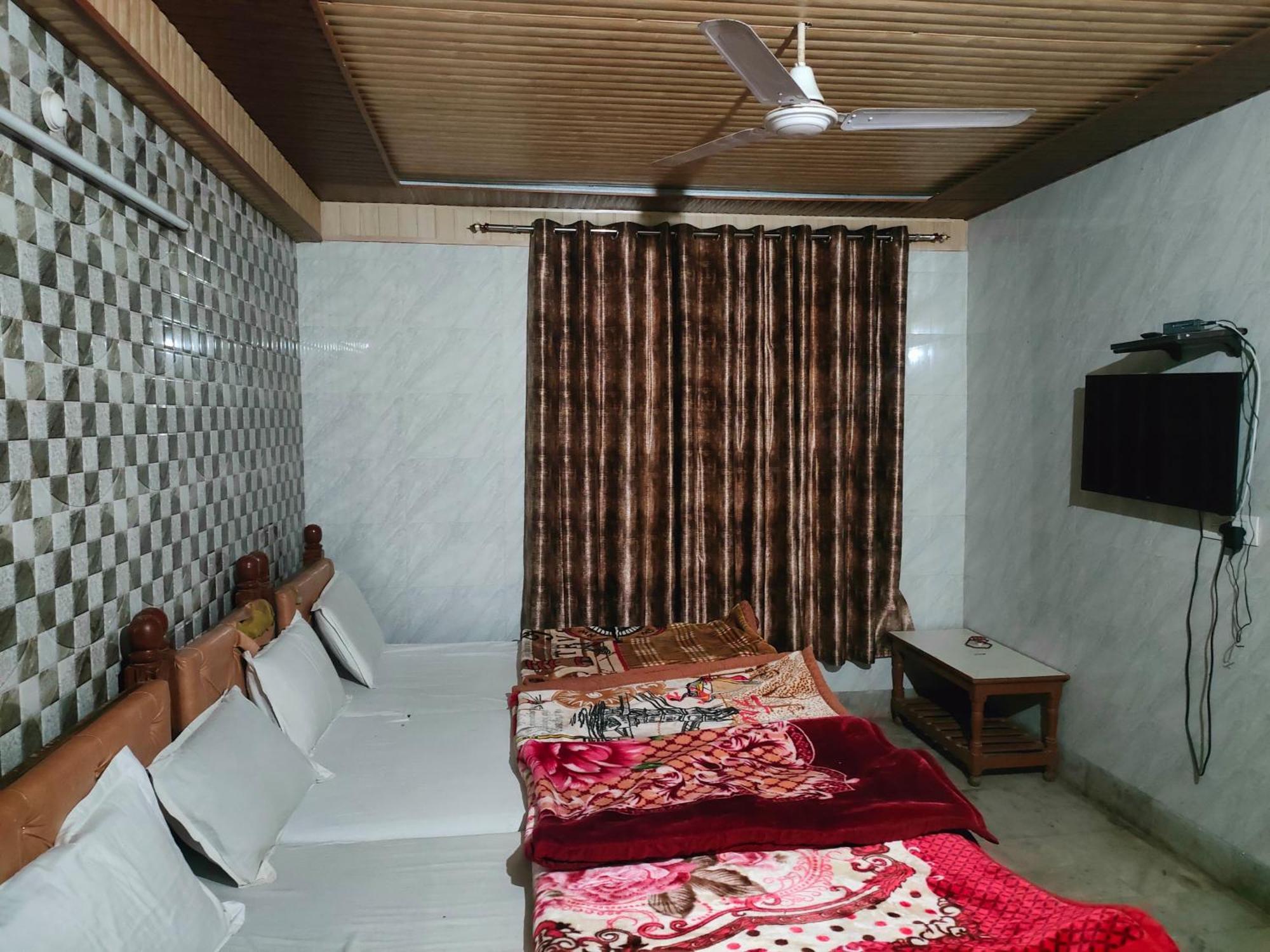 Sgh Guest House Mathura Eksteriør billede